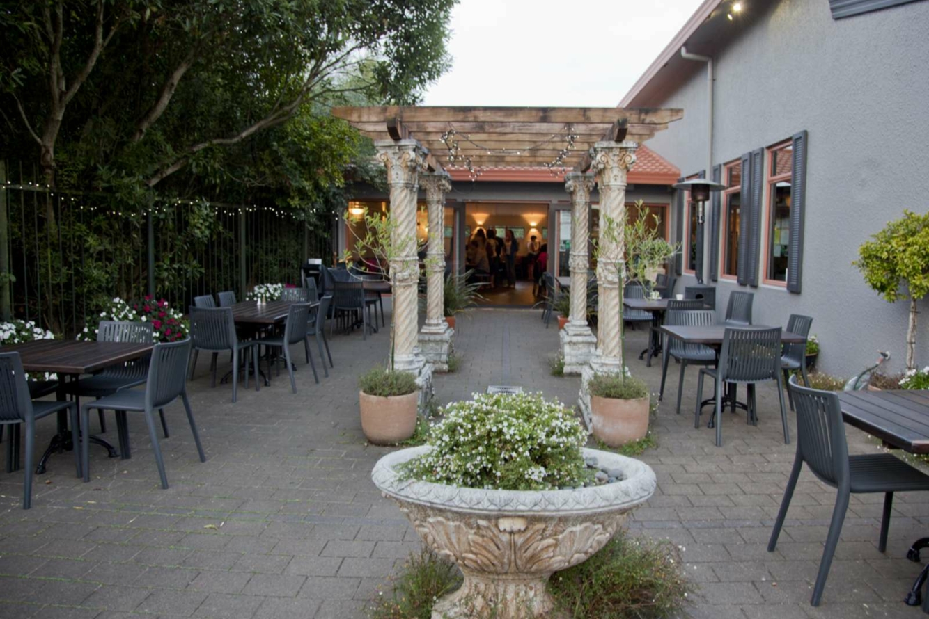 Elm Cafe Home page image 10 1600x1200