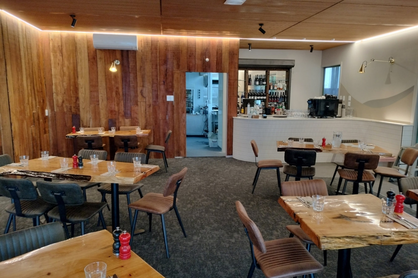 Nui Bistro